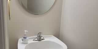 Spacious 4 Bedroom in Stonegate Gallery 25