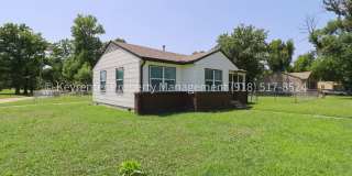 Beautifully Done 3 Bedroom House! Available for Immediate Move in! Gallery 4