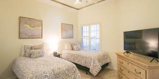 ** BEAUTIFUL MODERN HEATED POOL HOME IN THE VINEYARDS ** SEASONAL ONLY ** AVAILABLE OFF-SEASON MONTHS AND DEC-MARCH 2026 ** Gallery 12