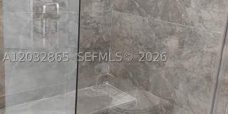 320 SE 15 PL Gallery 13