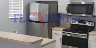 4 BR / 3 FULL BATH (INCLUDES 2 MASTERS) 2 STORY (NEAR DISNEY!) GATED COMMUNITY WITH COMMUNITY POOL!** Gallery 5