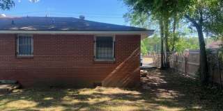 209 Johnson Street ~ Bonnie Doone Gallery 10