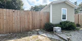 Beautifully Maintained and Updated Fully Furnished Manufactured Home For Rental! Gallery 1
