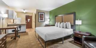 Suites Indianapolis - Airport Gallery 10