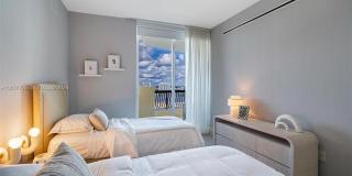 17875 Collins Ave Gallery 42