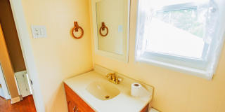 300 MACCLELLAND Avenue Gallery 22