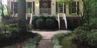 Beautiful Colonial-Style Home on Quiet Cul-de-Sac with Basement & Private Backyard! Gallery 3