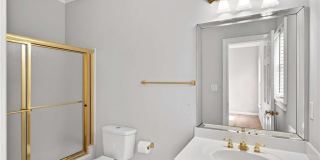 235 Summerhouse Lane Gallery 24