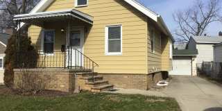 Single Family Home 3 beds 2 full bath Available Now! Gallery 17