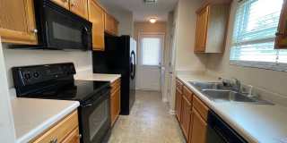 BRIDGEWATER HOME! PRE-LEASING FOR AUGUST 1 2026! 1/2 Off Deposit! Gallery 5