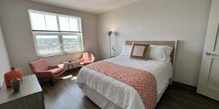 Red Oak at 409 Elm Street Gallery 5