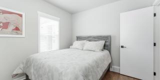 FURNISHED HOUSE! Short or Long Term! Large Newly Renovated Fully Furnished Modern 5 Bedroom Home with 3 Separate Living Rooms! Gallery 10