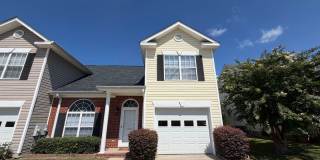 Immaculate townhome in Bay Hill Gallery 1
