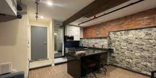 Comm Ave Luxury 1-Bedroom Loft Gallery 9