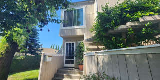 Village Walk: 3 Bedroom 2 Bath Attached Townhouse Gallery 1