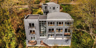 Architectural Seattle Masterpiece with Panoramic Water Views Gallery 1