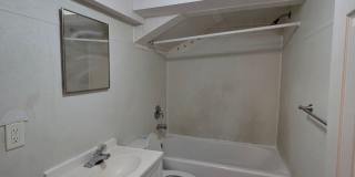 Bright 3-Bedroom Apartment! Gallery 12