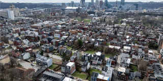 240 E Jefferson St Gallery 49