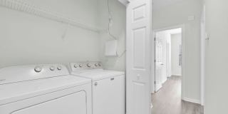 Bright and Spacious Townhome in Gate Community Gallery 15