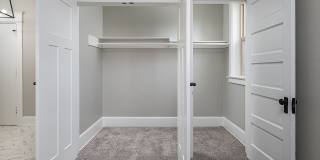 Elegant Renovation! HUGE 1 Bed 1 Bath Available Now! Gallery 30
