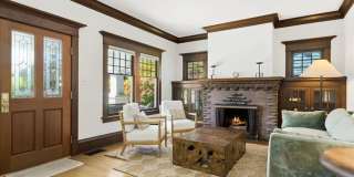 Spacious Ravenna Craftsman! Gallery 22