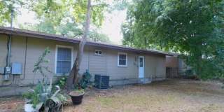 SUPER LOCATION / NO CARPET   --   ( FREE RENT ; w/ qualified app:   CALL FOR DETAILS )_ Gallery 18
