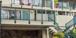 Redmond Condo with 2 Parking Spaces Included Gallery 14