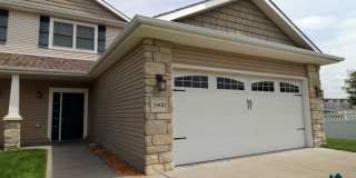Large 3 Bedroom Townhome Gallery 1