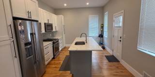 Modern Rental - South Side Gallery 5