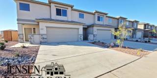 Red Mountain Vista Town Home Gallery 1