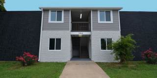 Downtown Raleigh Living – Modern Apartment + ½ Off First Month! Gallery 1