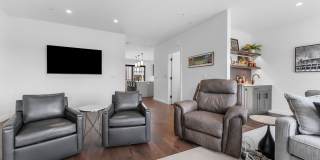 Luxury 3 Story Condo in Exclusive Titletown District Gallery 22