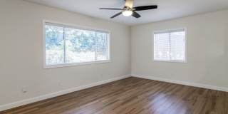 Charming 3 Bedroom 2 Bath home South of the Blvd Gallery 8