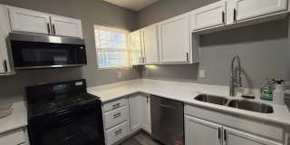 Large 6 Bed Single Family Home in MPLS! Gallery 3