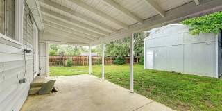 Charming 3 Bedroom Home – Pets Welcome! Gallery 12