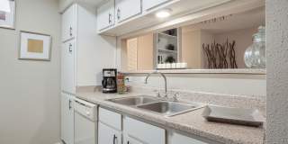 The Colonies Apartments Gallery 17