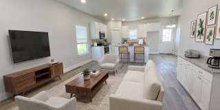 Adorable home in a quiet neighborhood Gallery 1