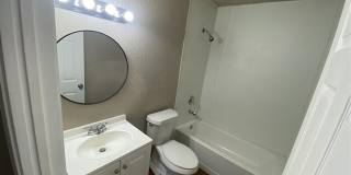 Very Large 2/2.5 Townhome with covered parking Gallery 17