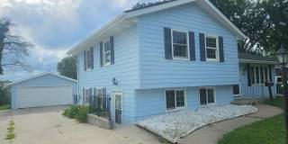 Charming 3-Bedroom Home in Prime Ankeny Location with Spacious Backyard & Modern Upgrades Gallery 1