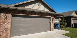 Charming 3-bedroom, 2-bathroom home located in the beautiful Pea Ridge, AR Gallery 3