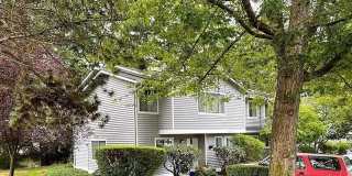 Charming Bothell Condo in a Fantastic Location! (Lower rent for 8 of 12 months Gallery 13