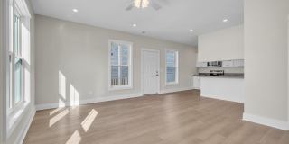 195 Romney Street Gallery 11