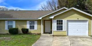 Prime Location! 4-Bedroom Home with Fenced Yard – Minutes from I-95 & Kings Bay Gallery 1