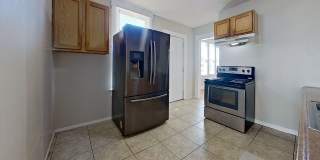 5-Bedroom Home in Springfield! Gallery 10