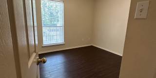 512 Crater Lake Dr Gallery 6