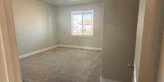 Beautiful 5 Bedroom, 3 Bath Executive Home in the Pointe! Gallery 10