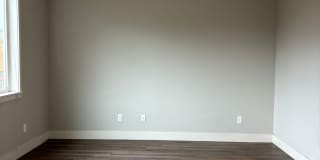 Newer 2 Story Home in Newberg   SHOWINGS  START  MAY 15th Gallery 10