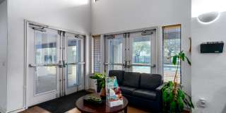 Lakeshore Apartments Gallery 9