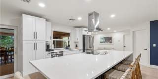 2412 La Salle Avenue Gallery 36