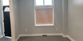 Spacious, Corner Home, Central Air, W/D Hook-Up! Available Now! Gallery 5